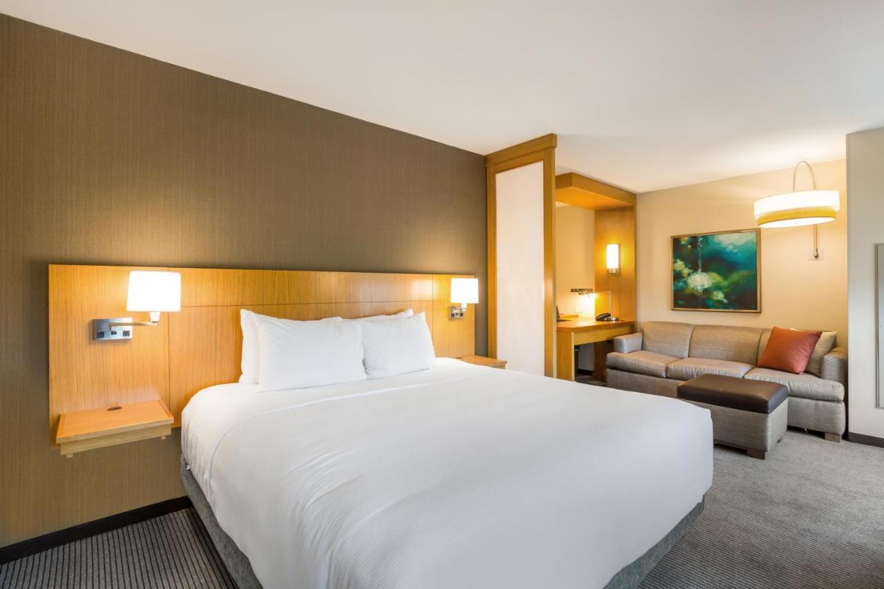 Hyatt Place Hampton Convention Center Extérieur photo