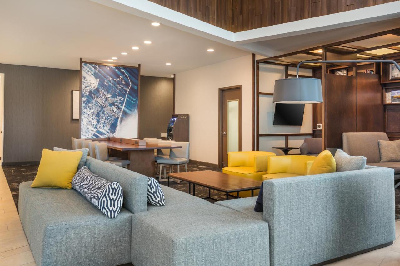 Hyatt Place Hampton Convention Center Extérieur photo