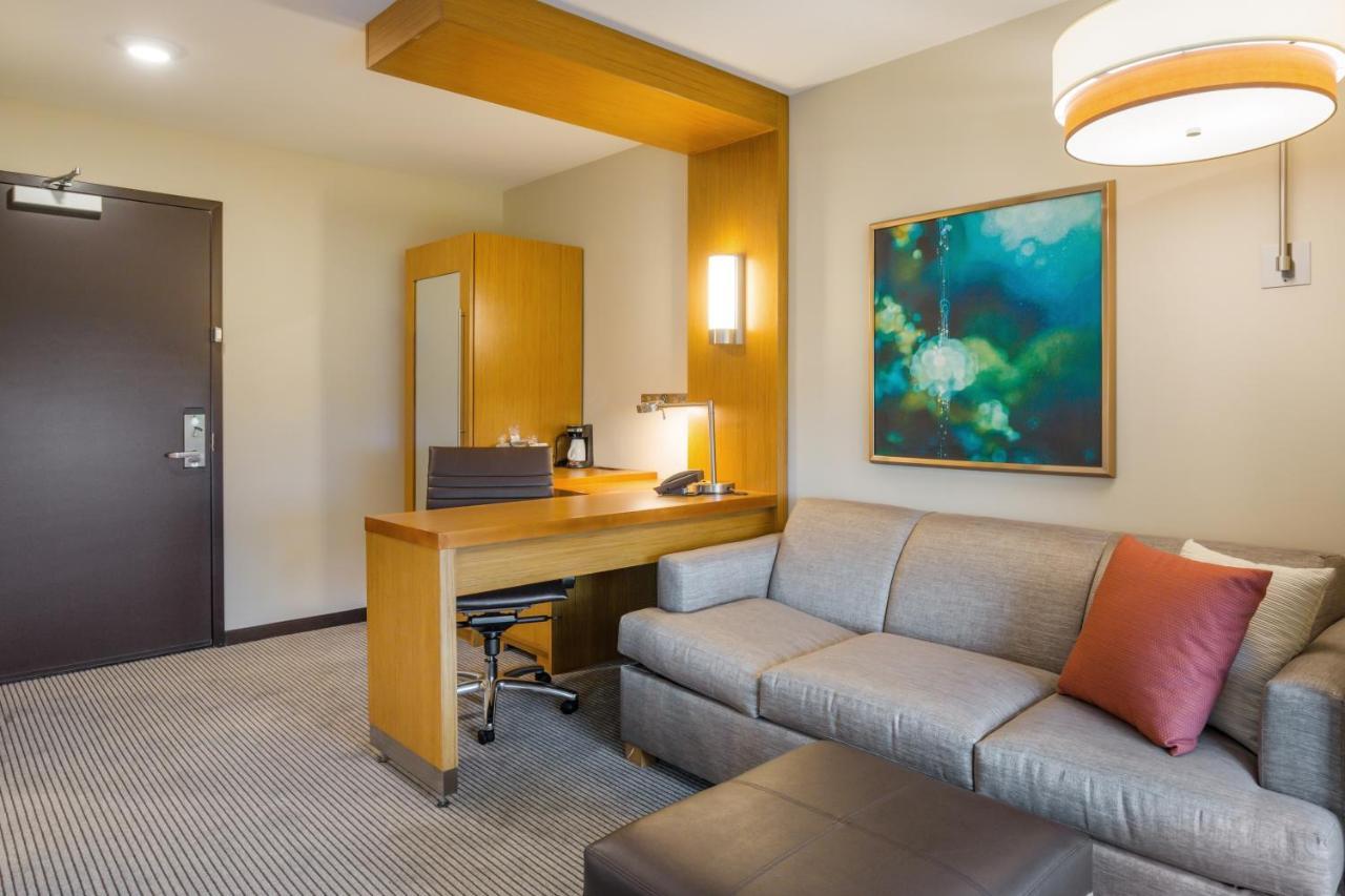 Hyatt Place Hampton Convention Center Extérieur photo