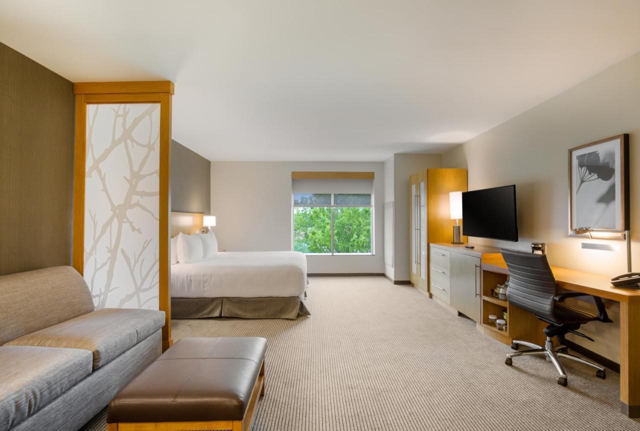 Hyatt Place Hampton Convention Center Extérieur photo