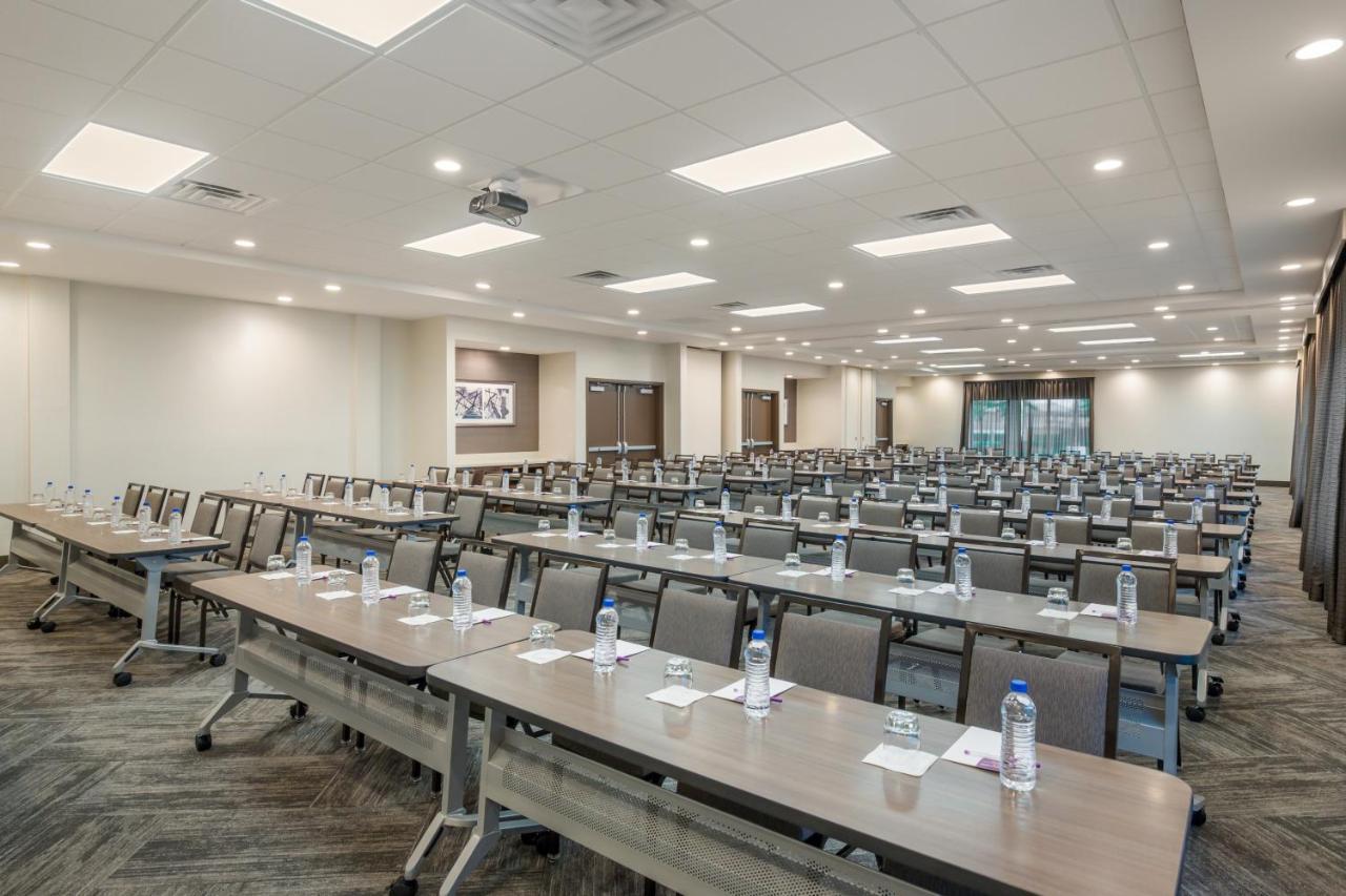 Hyatt Place Hampton Convention Center Extérieur photo