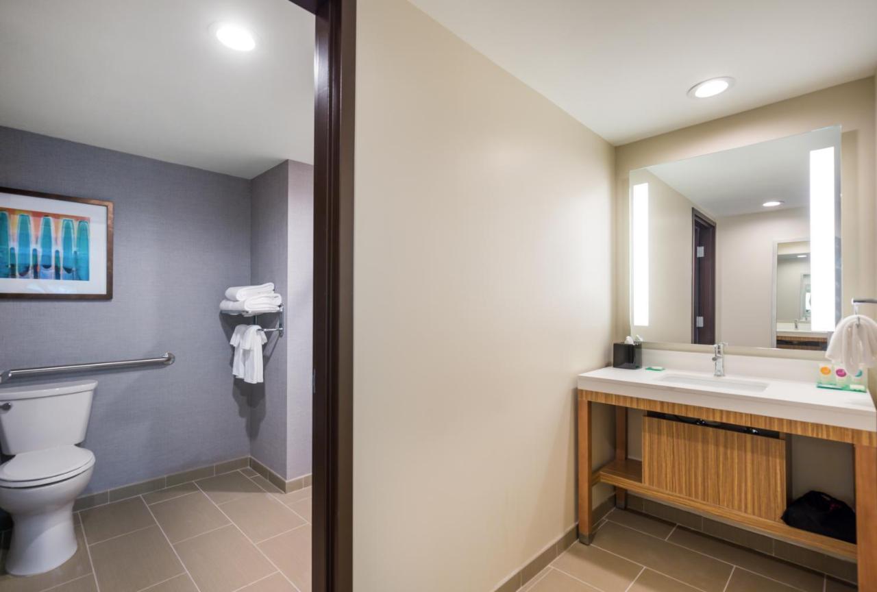 Hyatt Place Hampton Convention Center Extérieur photo