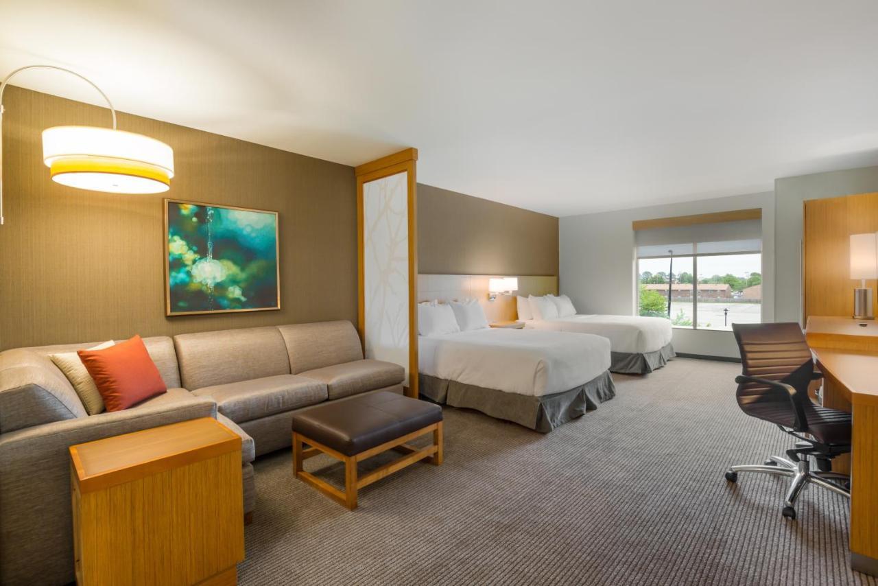 Hyatt Place Hampton Convention Center Extérieur photo